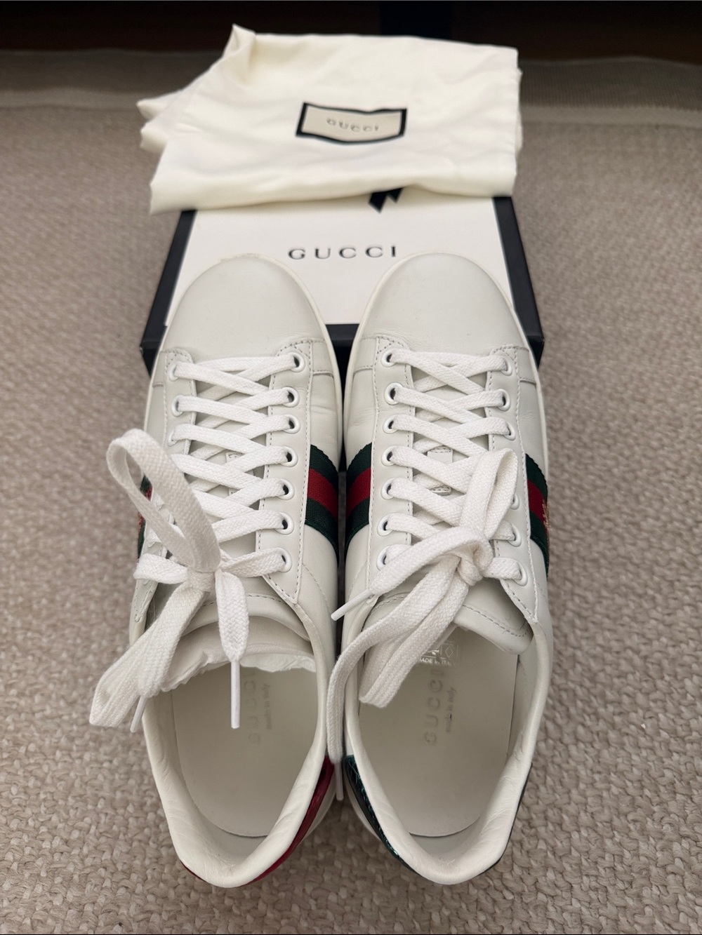 Gucci Women’s White Leather Low-Top Sneakers with Red & Green Tags
